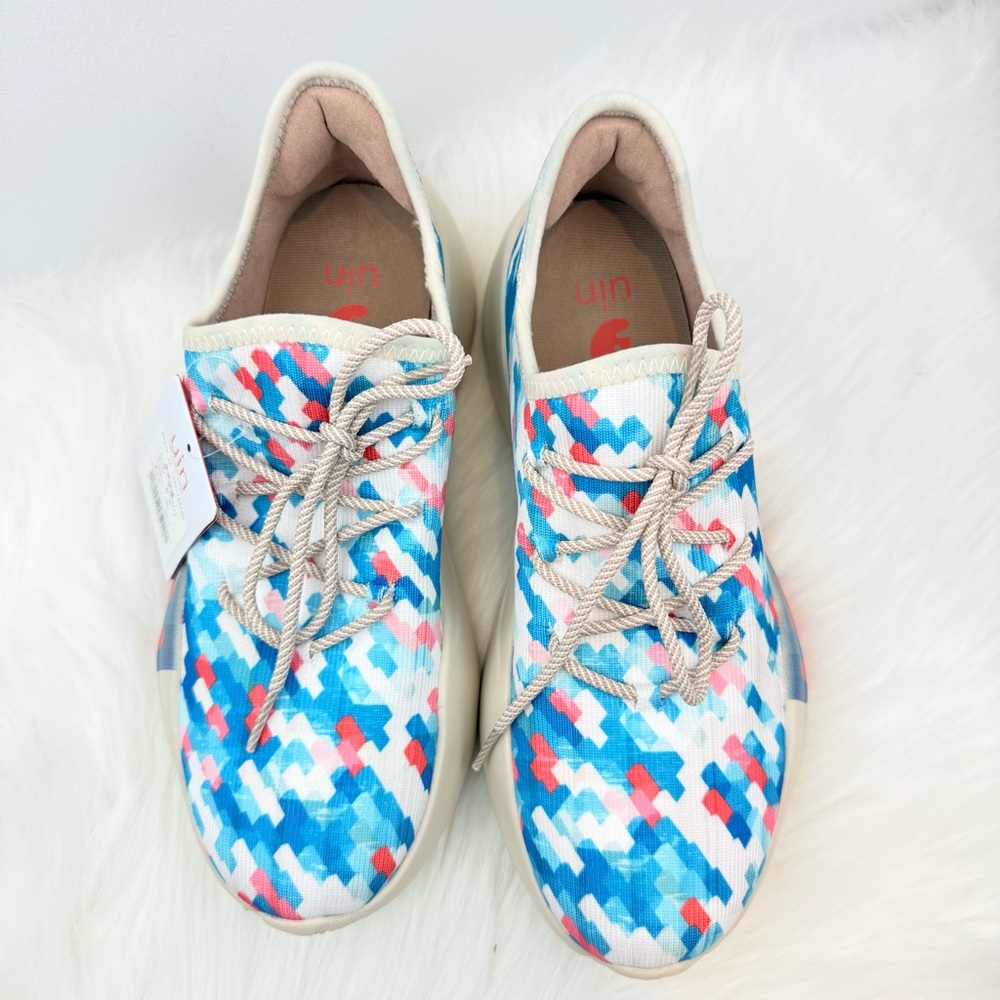 NWT UIN Women’s Comfortable Knit Shoes/Spark of Inspiration/ US8.5